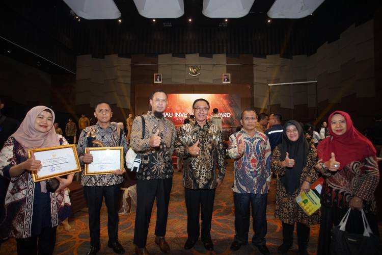 Serap 10,6 Triliun Realisasi Investasi dan 20,8 Ribu Tenaga Kerja, Pemkab Inhil Raih Penghargaan Riau Investment Award 2023