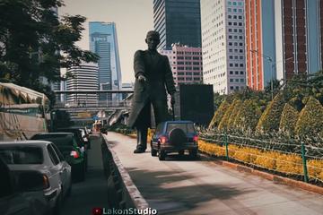 Video Animasi Patung Sudirman Kesal Banyak Mobil Melintas di Jalur Busway