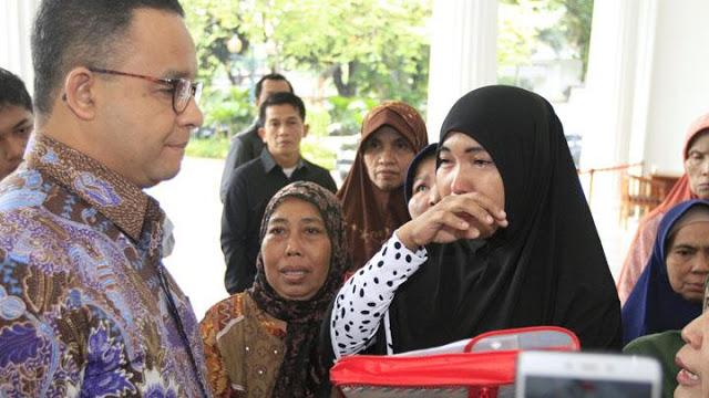 Gubernur Anies Kirim Ambulans untuk Evakuasi Korban Tsunami Anyer 