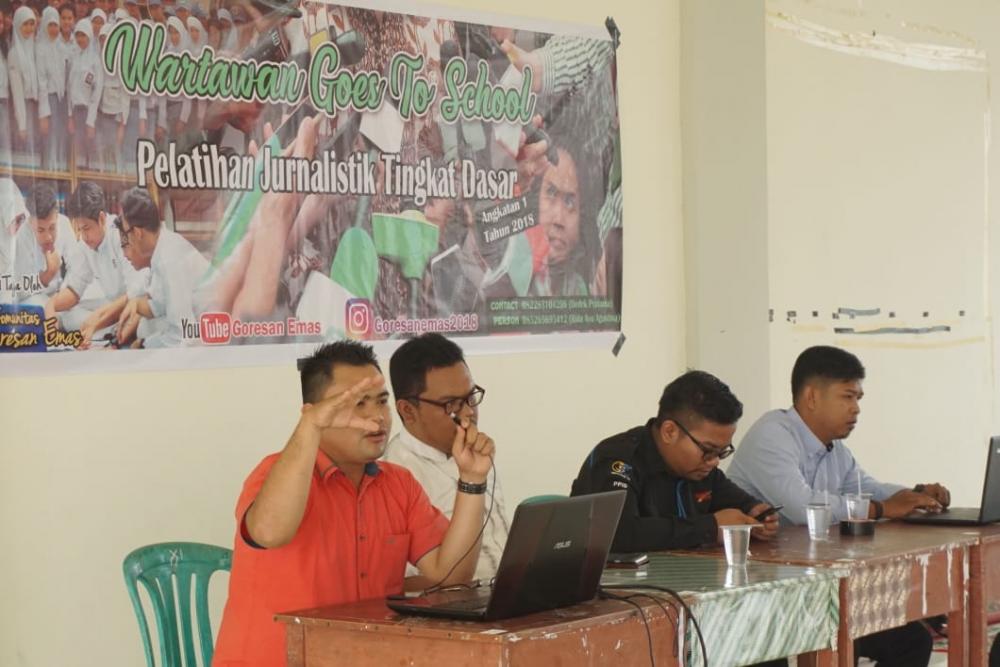 Komunitas Goresan Emas Adakan Pelatihan Jurnalistik di MA PPTH dan Sabilal Muhthadin 