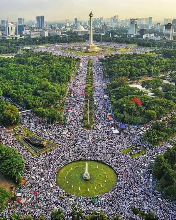 Polisi Klaim Masa 212, 100 Ribu orang,Panitia sebut Peserta Reuni 8 Juta Orang
