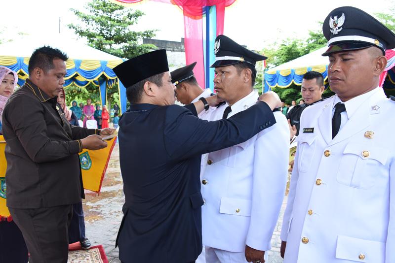 Bupati Amril Kembali Melantik Tujuh Orang Kepala Desa  