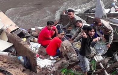 Renggut 4 Nyawa, Rumah Pegawai Bank Itu Ternyata Tak Direstui Kakek