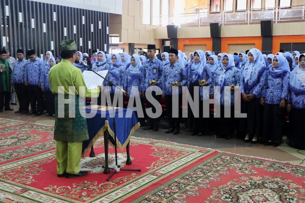 Bupati Inhil HM Wardan Menyerahkan SK Bupati Terhadap PNS Sebanyak 212 Orang 