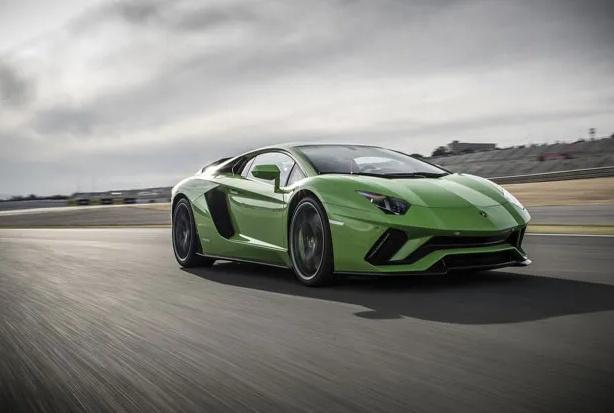 Lamborghini Tegaskan Pengganti Aventador Bertenaga Hybrid V12