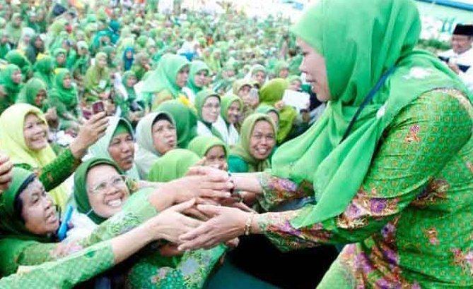 Pagi Tadi 25 Ribu Muslimat NU Berdoa untuk Bangsa, Khofifah Minta Maaf Ada yang Tak Bisa Masuk Gedung