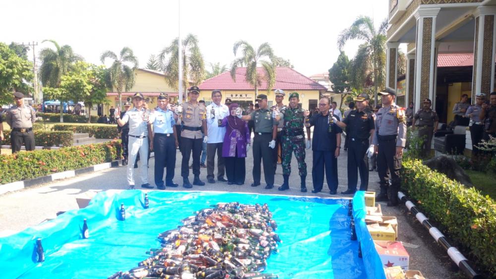 Musnahkan Miras Hasil Giat Cipkon dan Kegiatan Kepolisian Yang Ditingkatkan di polres kampar 
