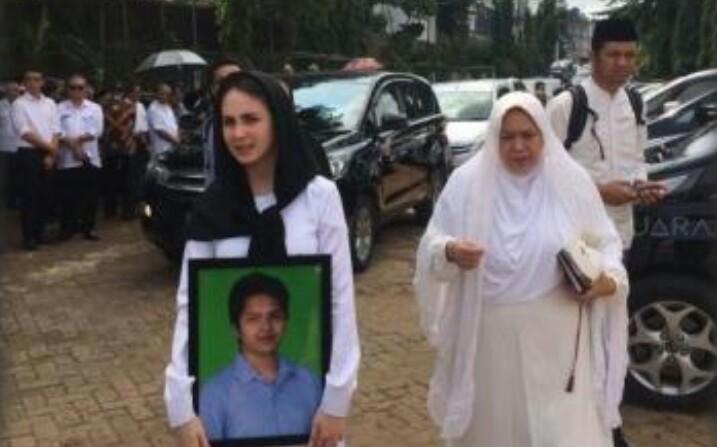 Profil Eril Dardak, Adik Ipar Arumi Bachsin yang Sarat Prestasi