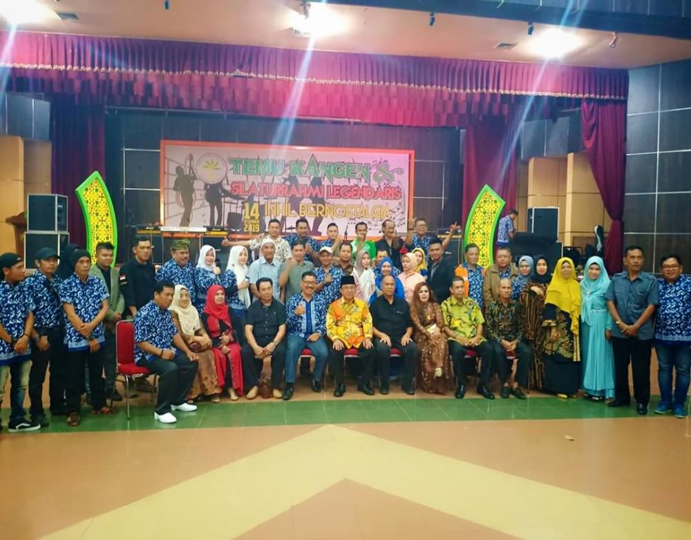 Kepedulian DKR Inhil,  9 Seniman Legendaris Indragiri Hilir Menerima Penghargaan