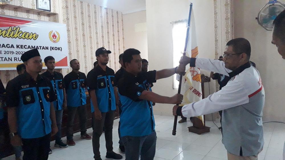 Ketua KONI Bengkalis Lantik Pengurus Koordinator Olahraga Kecamatan Rupat  2019 _ 2023