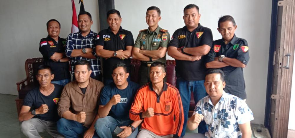 Dandim 0314 Inhil Letkol Inf Imir Faishal Kunjungan Kantor Sekretariat DPC Laskar Banjar Dalas Hangit (LBDH) 