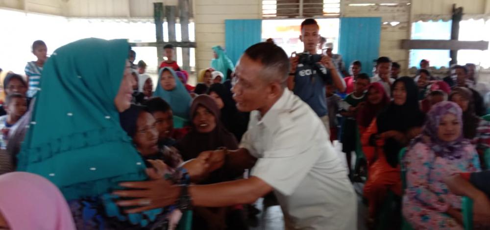 Reses Hasanuddin SH Anggota DPRD Inhil Disambut Ratusan Warga