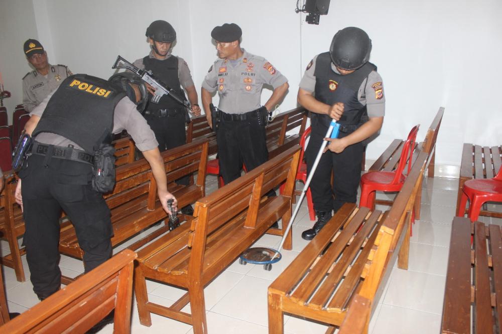 Satgas Preventif Polres Banjar Laksanakan Sterilisasi Gereja-Gereja Setiap Sebelum Kegiatan Peribadatan