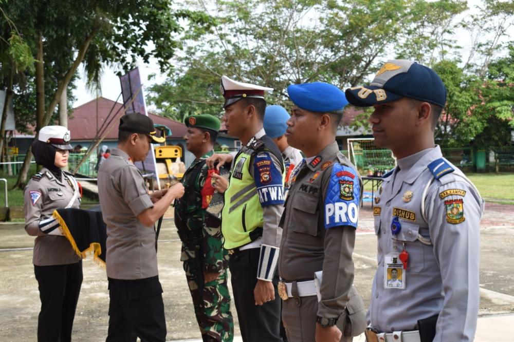 Kapolres Kampar Pimpin Apel Gelar Pasukan Operasi Lilin Muara Takus 2019 di Polres Kampar