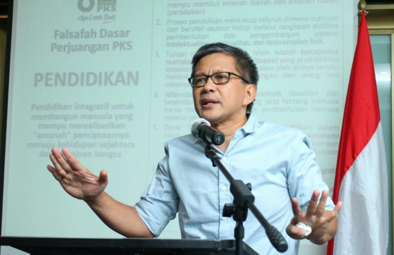 Rocky Gerung : "Gua Berkelahi Sama Munarman Walaupun dia Teman Gua