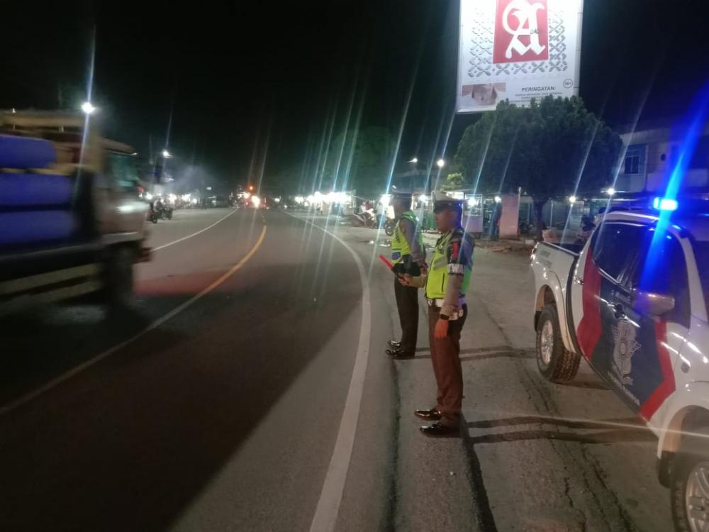 Satlantas Polres Kampar Turunkan Tim Urai Macet di Jalan Lintas Riau - Sumbar