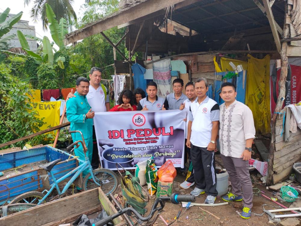 Peduli Sesama Ikatan Dokter Indonesia (IDI) Inhil Bantu Warga Kurang Mampu