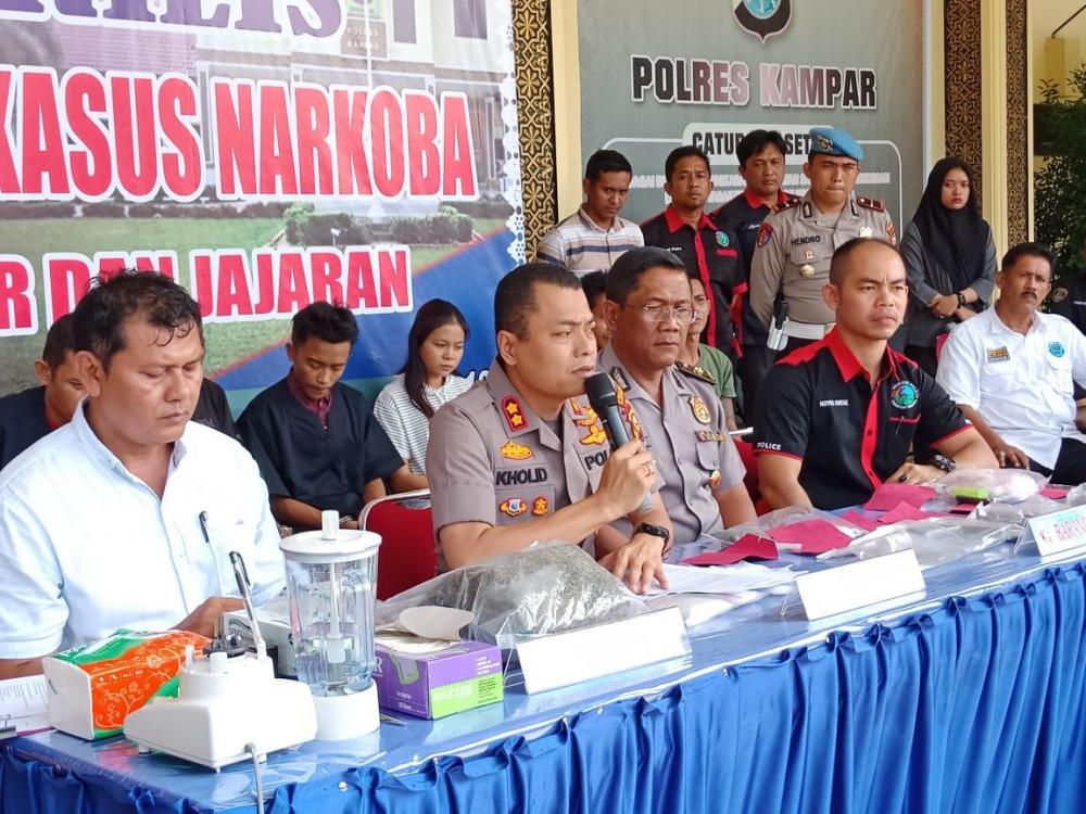 Kapolres Kampar Ekspos Ungkap Kasus Narkoba dan Kepemilikan 4 Senjata Api Rakitan