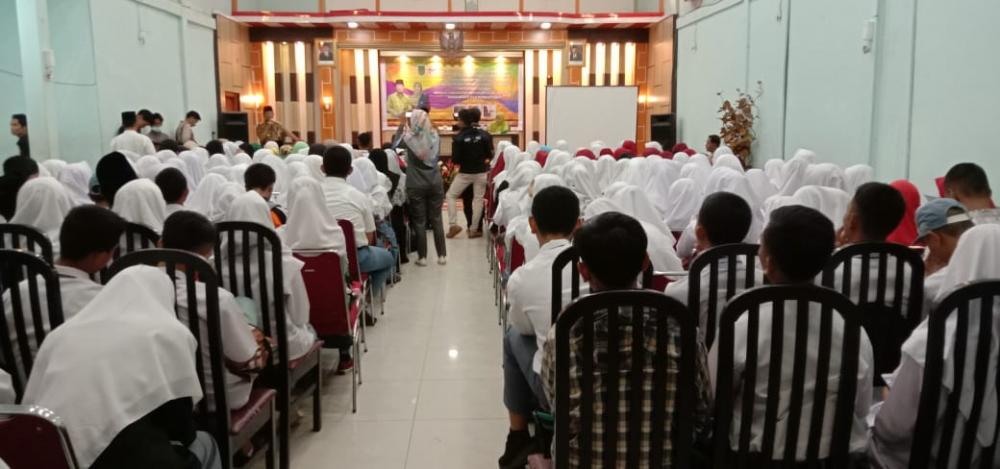 HM Wardan Buka Pelatihan Membatik Bagi Para Siswa Siswi Inhil