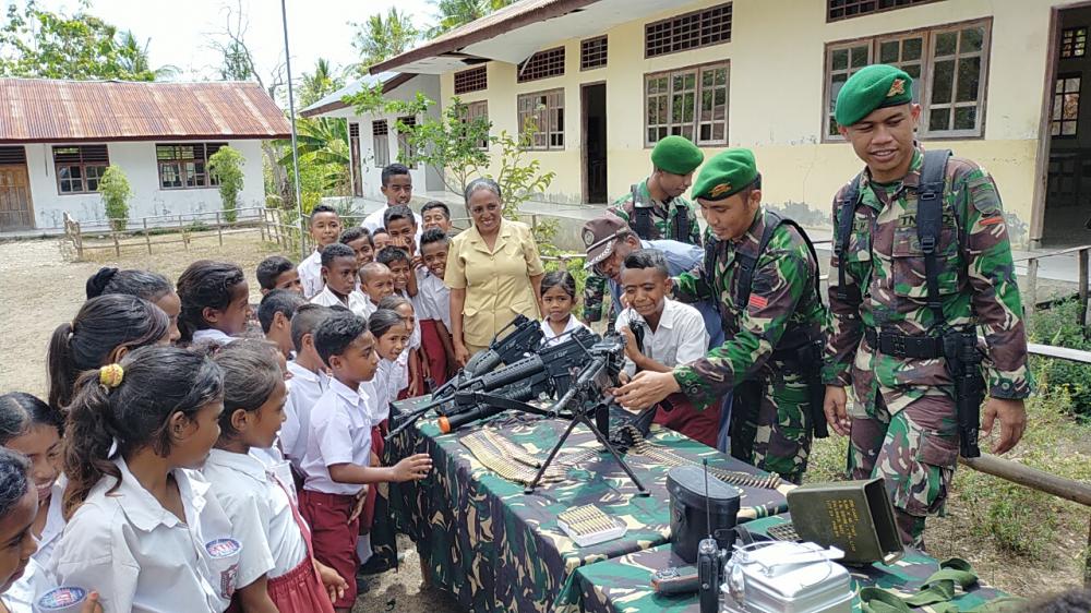 Peringati Hari Infanteri Yang Ke - 71, Satgas Pamtas RI-RDTL Yonif 132/BS, Gelar Upacara dan Pameran Alutsista di Perbatasan .