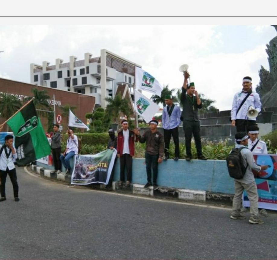 HMI BADKO Riau-Kepri dan KAMMI Riau Melakukan Aksi Damai Bela Muslim UIGHUR