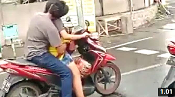 Viral! Gak Kuat Nahan Birahi, Pasutri Nekat &ldquo;Pemanasan&rdquo; di Jalan, Keduanya Mengaku Khilaf
