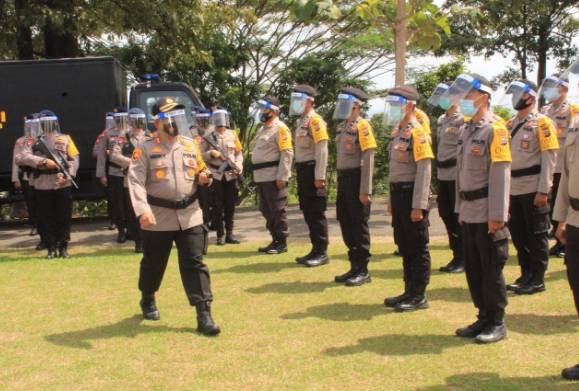 Kapolres Kuansing Pimpin Apel Pergeseran PAM TPS Operasi Mantap  Praja Lancang Kuning