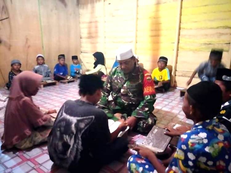 Serda llyas, Babinsa Desa Panglima Raja Inhil yang Menginspirasi Generasi Melalui Mengaji