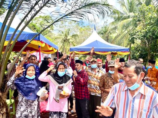 Minta Dibangun Jalan Poros, Warga Sekodi Bertekad Menangkan Pasangan KBS