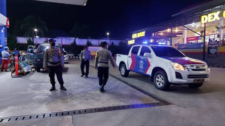 Antisipasi Kelangkaan BBM, Polsek Patroli di SPBU