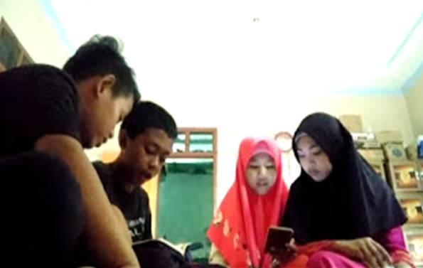 Menumbuhkan Nilai Karakter Siswa dengan Pembiasaan Membaca Al-Quran Melalui Metode AKSI KELAPA