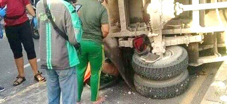 Demi Menolong Sang Istri, Anggota TNI Harus Kehilangan Nyawa Tertimpa Mobil Truk