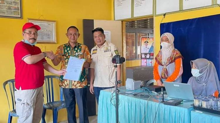 Kecamatan Tempuling Terima Alat Rekam KTP-El dari Disdukpencapil Inhil Bersama Anggota DPRD