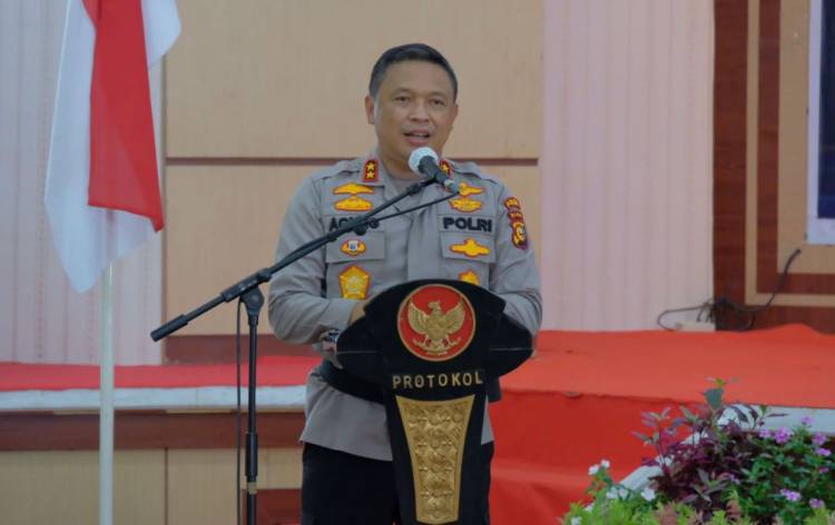 Kapolda  Riau Irjen Pol Agung Setya Imam Effendi, Ganti Jajarannya 