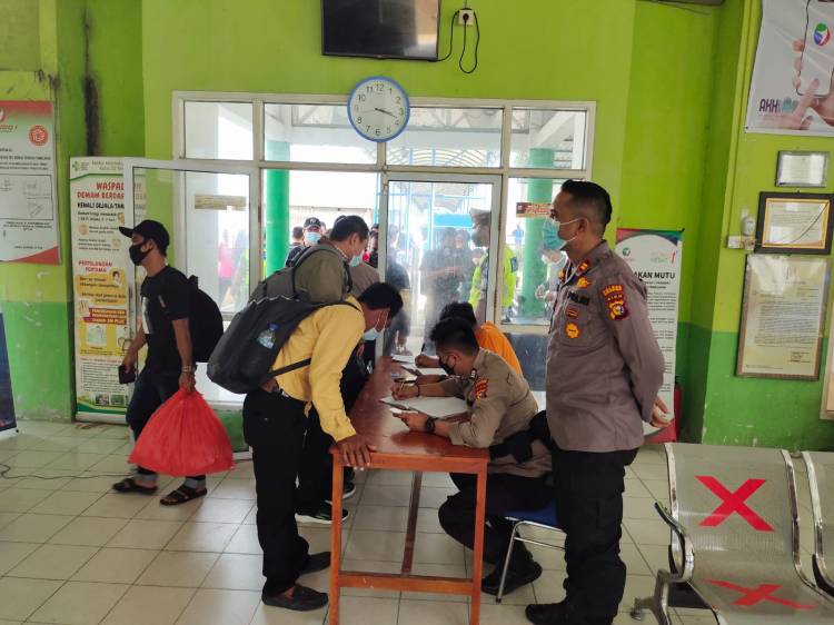Polres Inhil Melalui KSKP Adakan Vaksinasi Dipelabuhan Pelindo 1 Tembilahan