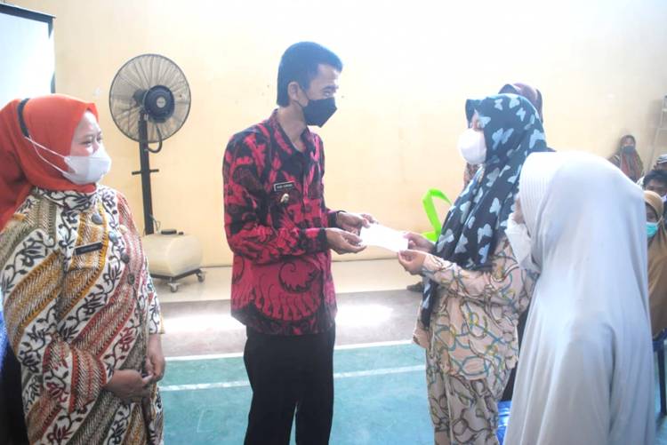 Pemkot Banjar Salurkan Bansos Bagi Penyandang Disabilitas, Lansia dan Anak Yatim Piatu