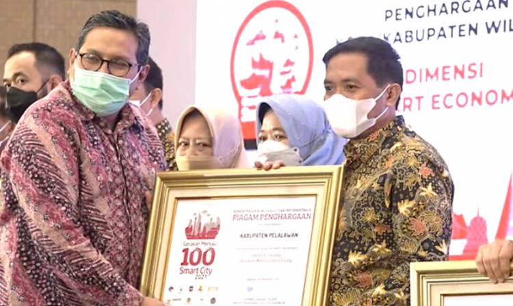 Kemenkominfo RI Berikan Penghargaan Smart Economy Tahun 2021 ke Kabupaten Pelalawan