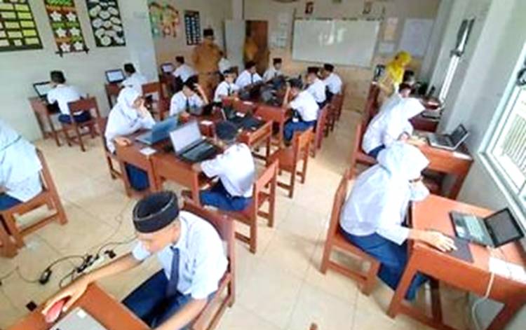Satuan Pendidikan pada PPKM Level 1, 2 dan 3 Wajib Gelar PTM Terbatas Mulai Januari 2022
