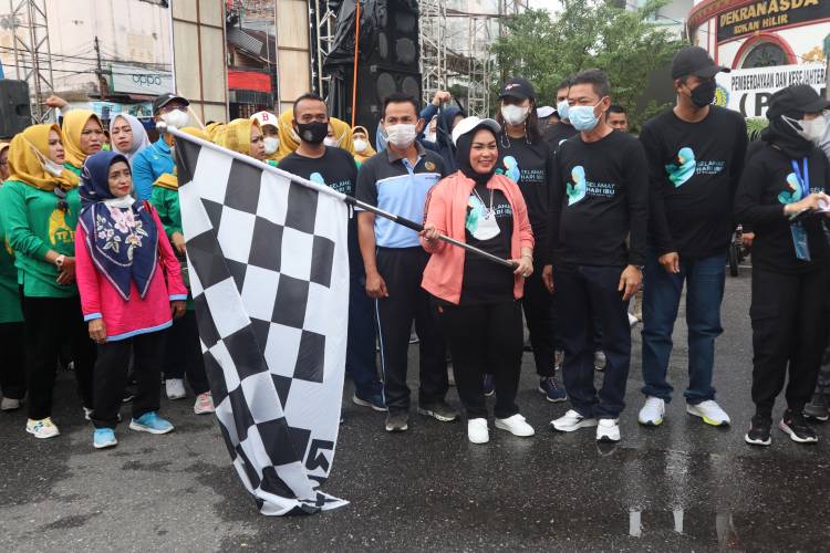 Wakili Bupati Rohil, Asisten l Pimpin Gelar Pasukan Ops Lilin di Polres Rohil