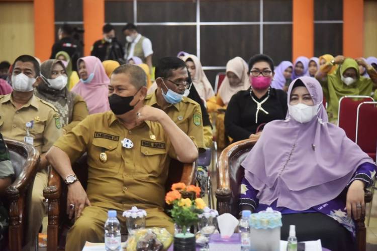 Wabup Inhil H. Saymsuddin Uti dan Ketum GOW Hj. Zulaikhah Wardan Hadiri Peringatan Hari Ibu ke-93