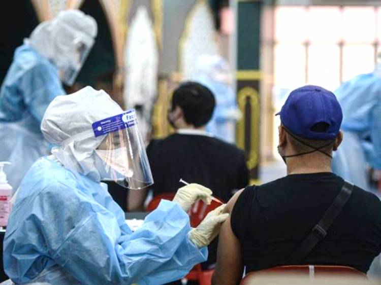 97.5 Persen Populasi Dewasa di Malaysia Telah Lengkap Menerima Suntikan Vaksin Covid-19