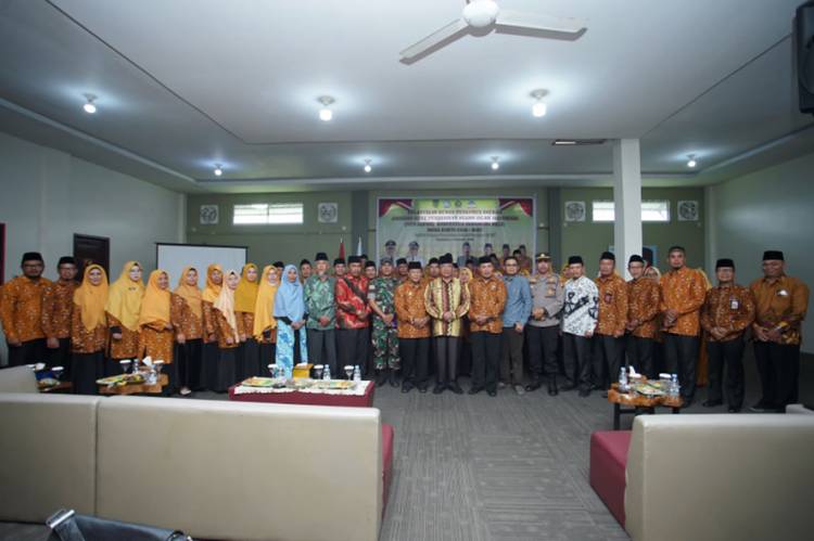 Bupati HM. Wardan Kukuhkan Pengurus DPD AGPAII Kabupaten Inhil Periode 2022-2027