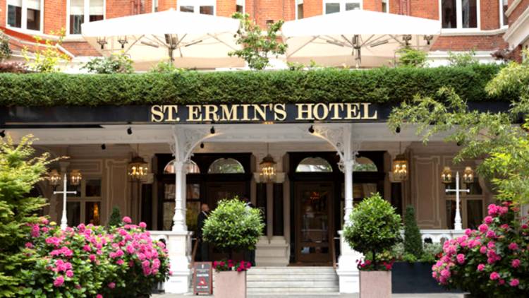 Kisah Hotel St. Ermin's, Tempat Berkumpulnya Agen Rahasia 