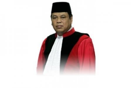 Arief Hidayat  Ketua MK  periode 2015 hingga 2017