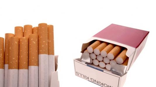 Di Inggris, Rokok Harus Dijual dengan Bungkus Polos tanpa Merek