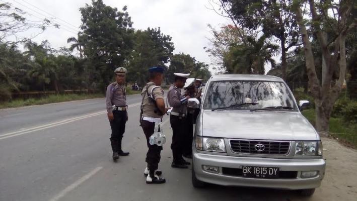 Antisipasi  Pengerahan Massa PP Dan IPK Polres Sergai Gelar Razia Di Jalinsum Medan-Tebing Tinggi