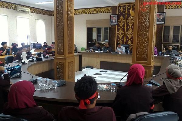 Beasiswa Tak Kunjung Cair, DPRD Akan Panggil Kabag Kesra dan Sekda