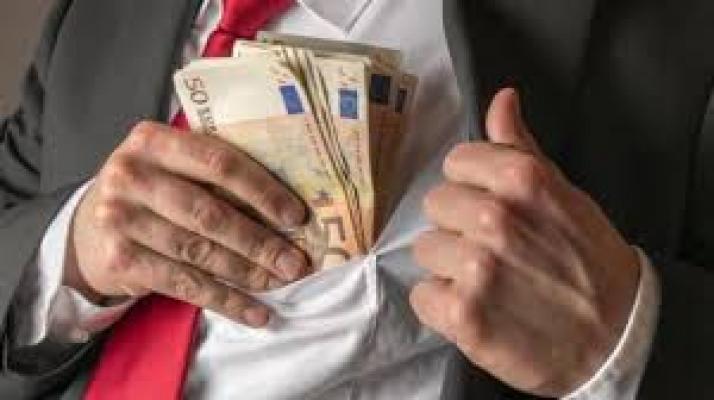 Kepsek SMP Negeri 9 Silang  Diduga Gelapkan gaji PTT