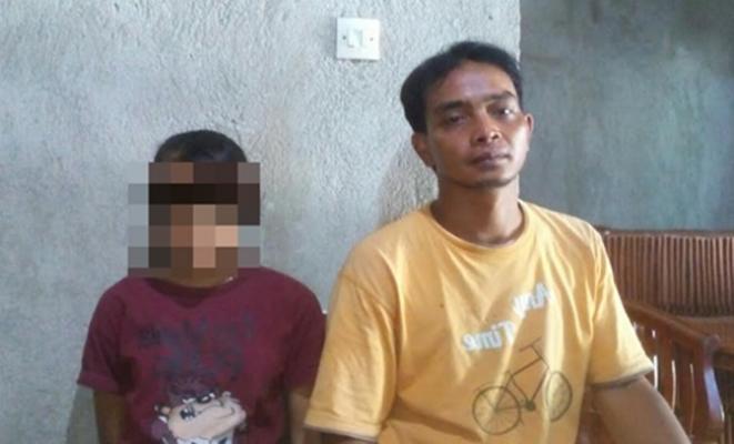 Olalah....Gaga-gara Mencuri Pakaian Gadis Ini Disuruh Bugil dan Diarak Keliling Kampung 