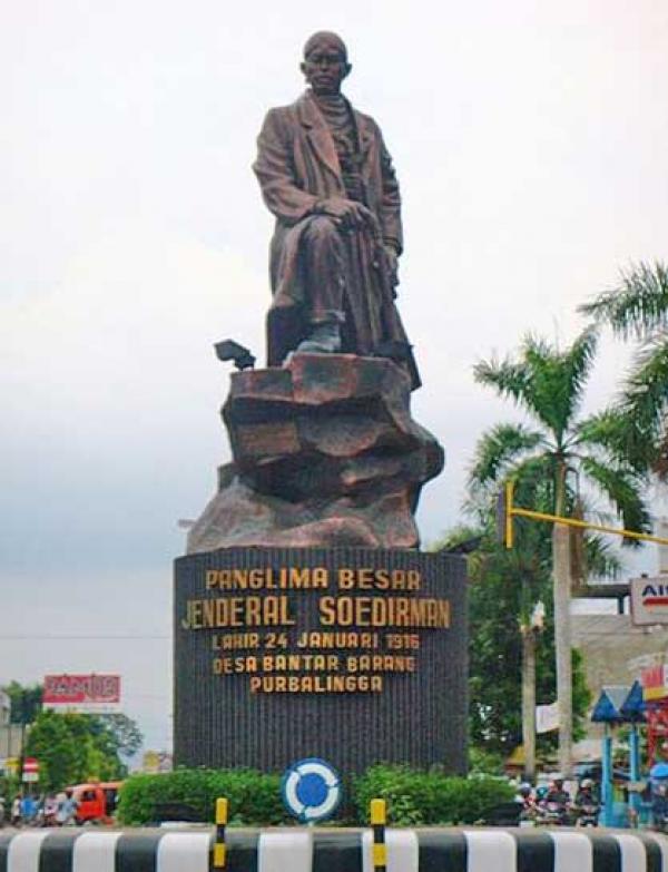 Patung Jendral Sudirman Roboh